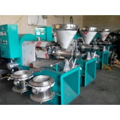 彭水苗族土家族自治縣多功能榨油機、芝麻榨油機怎么保養(yǎng)和維修，維護消費者合法權(quán)益 進企業(yè)